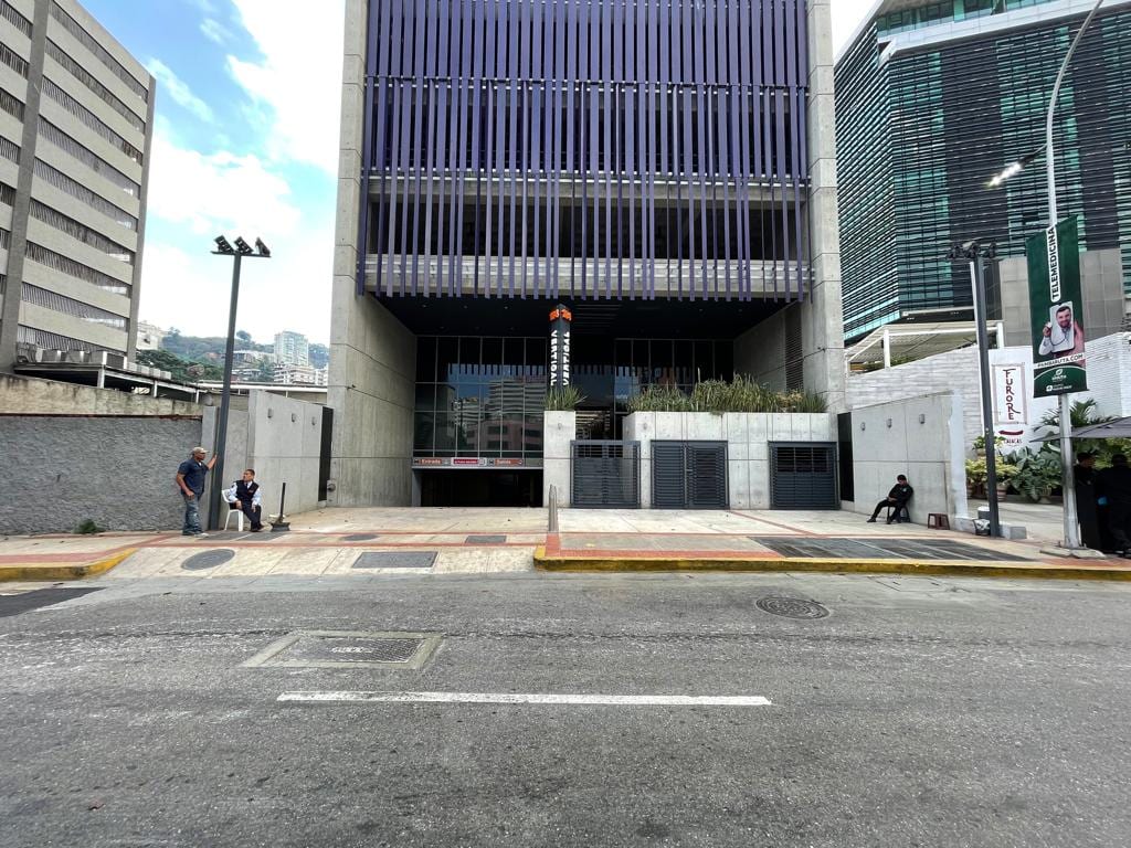 Local comercial en Las Mercedes, Caracas - 1