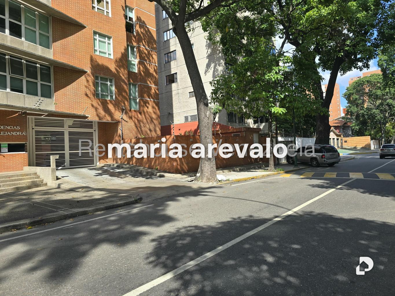 Apartamento en El Rosal, Caracas – 2