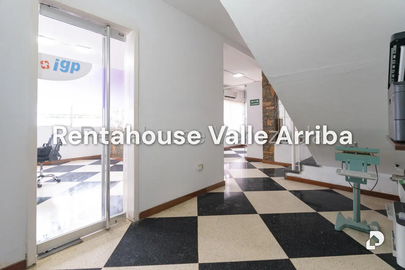 Local comercial en Chuao, Caracas – 25