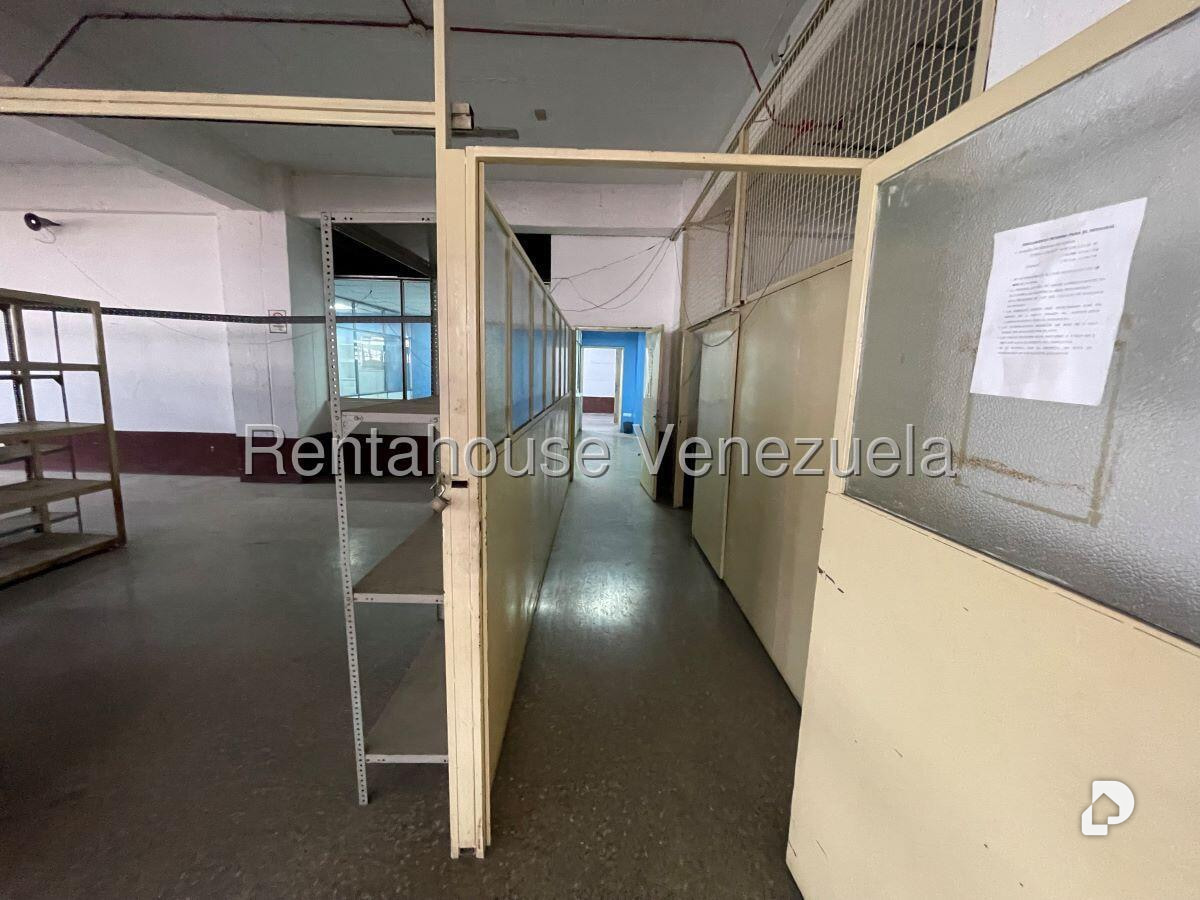 Local comercial en Ruiz Pineda, Caracas – 26