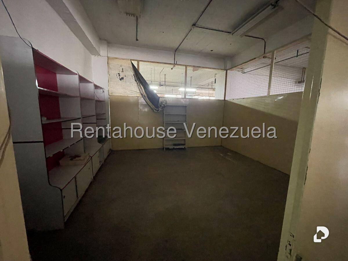 Local comercial en Ruiz Pineda, Caracas – 27