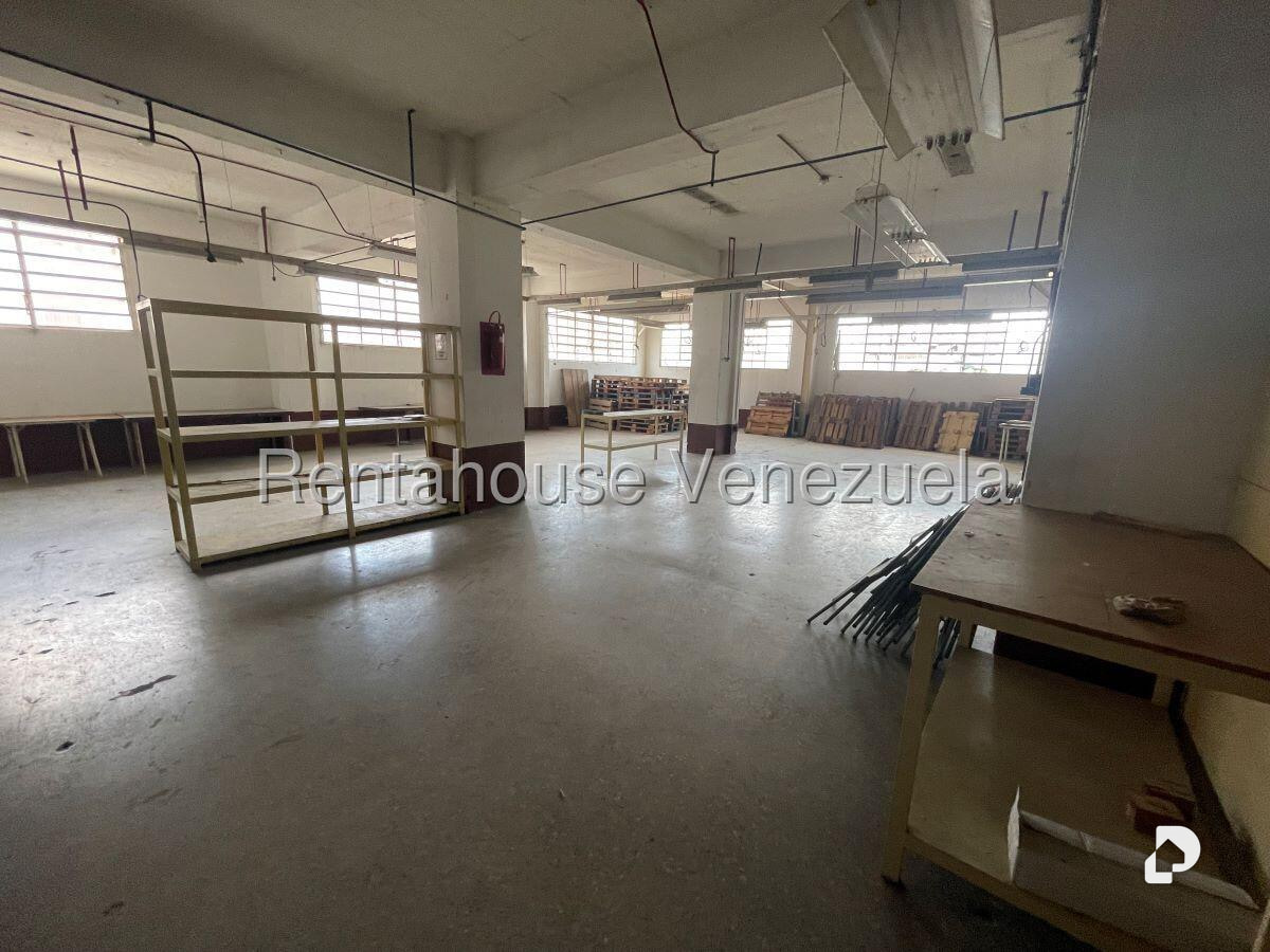 Local comercial en Ruiz Pineda, Caracas – 19