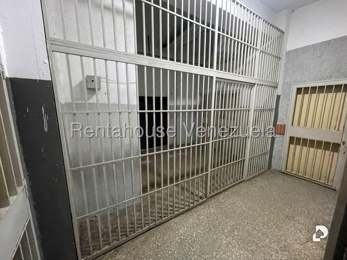 Local comercial en Ruiz Pineda, Caracas – 28