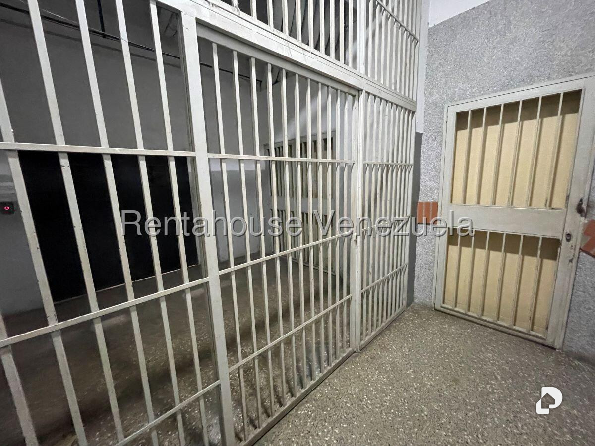Local comercial en Ruiz Pineda, Caracas – 30