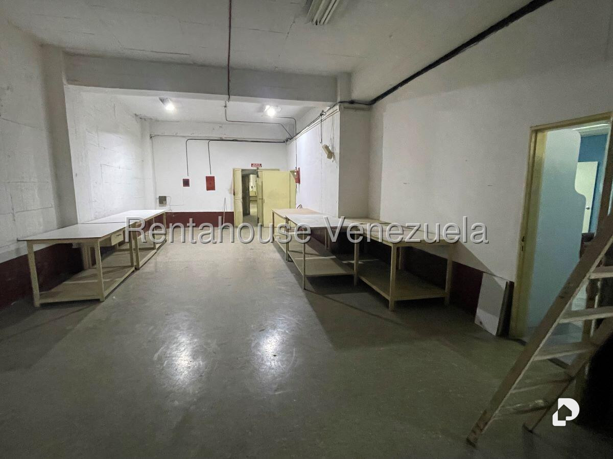 Local comercial en Ruiz Pineda, Caracas – 12