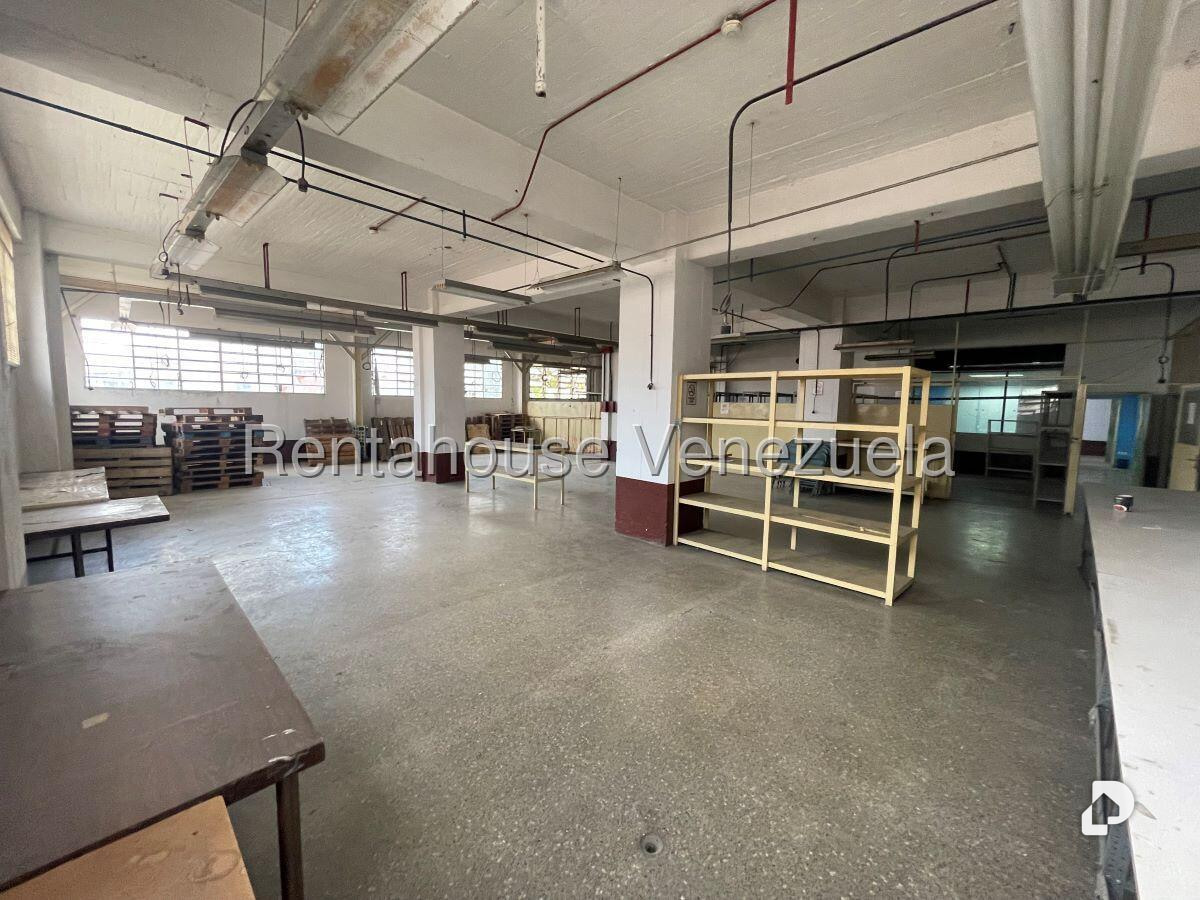 Local comercial en Ruiz Pineda, Caracas – 23