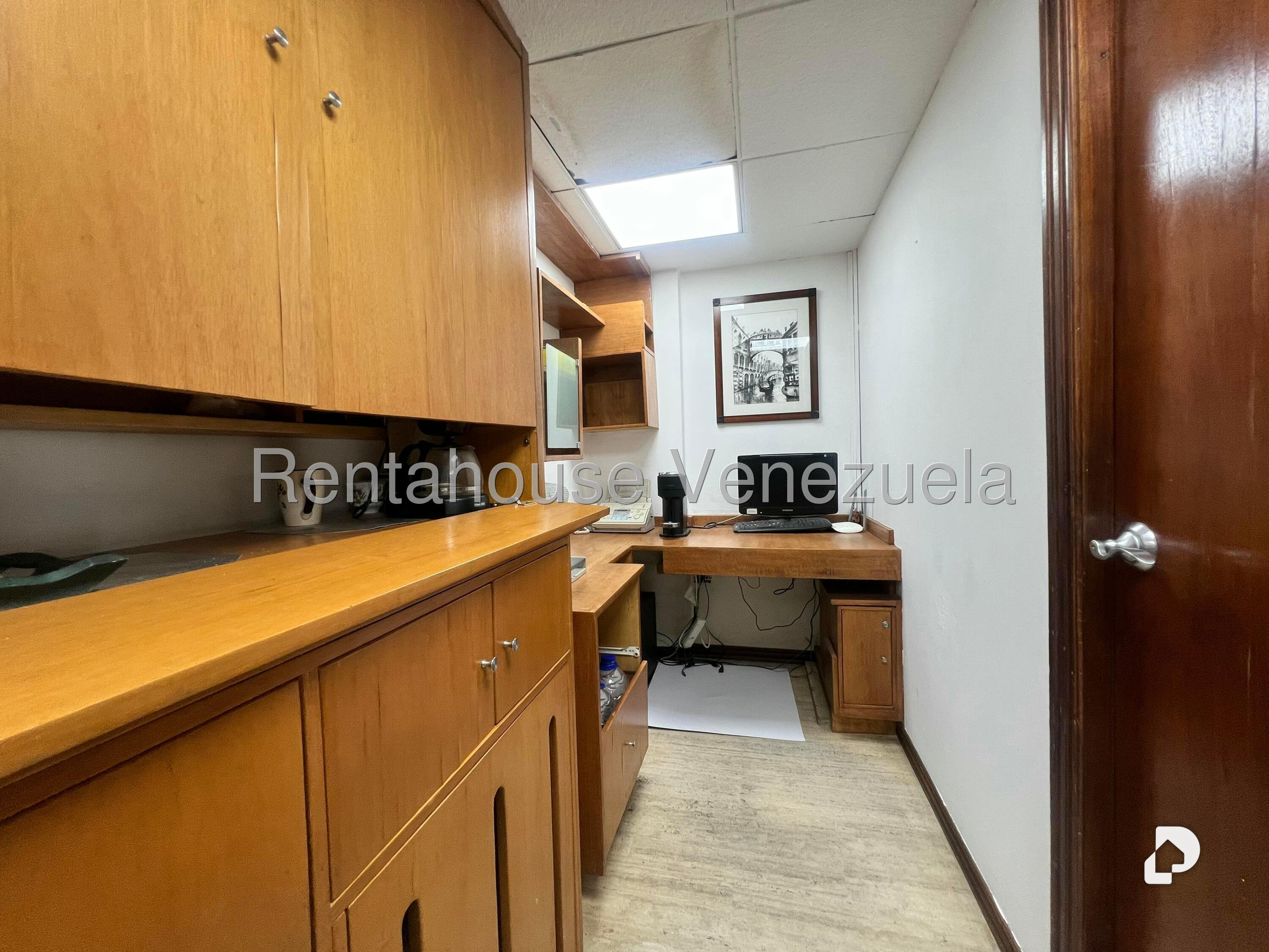Oficina en Las Mercedes, Caracas – 9