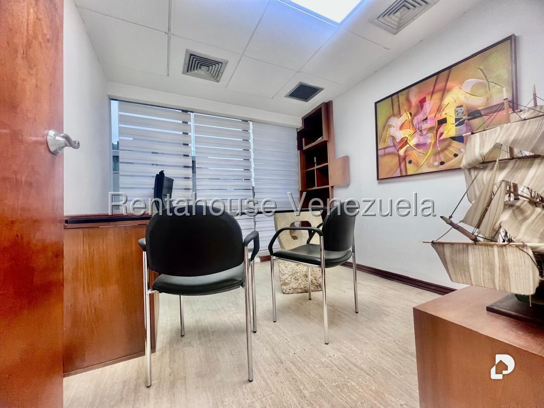 Oficina en Las Mercedes, Caracas – 11