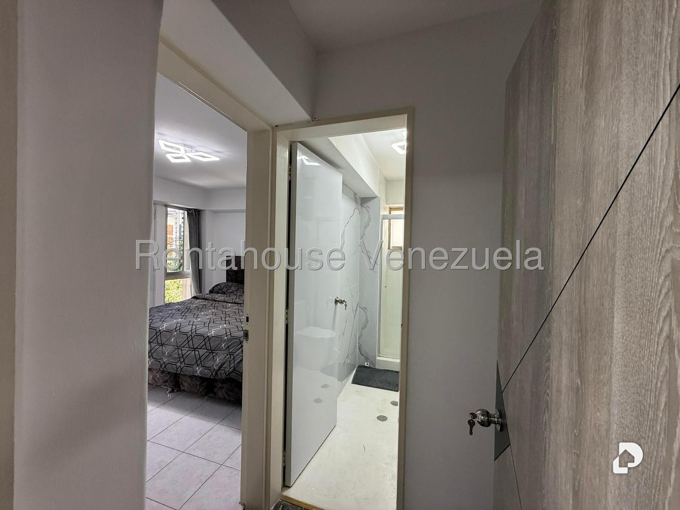 Apartamento en La Florida, Caracas – 11