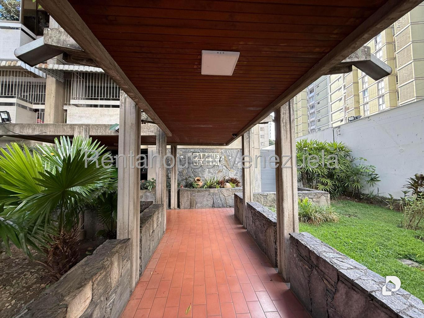 Apartamento en La Florida, Caracas – 24