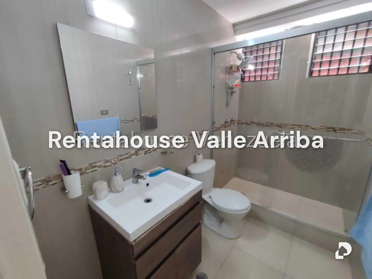 Apartamento en Los Naranjos de las Mercedes, Caracas – 15