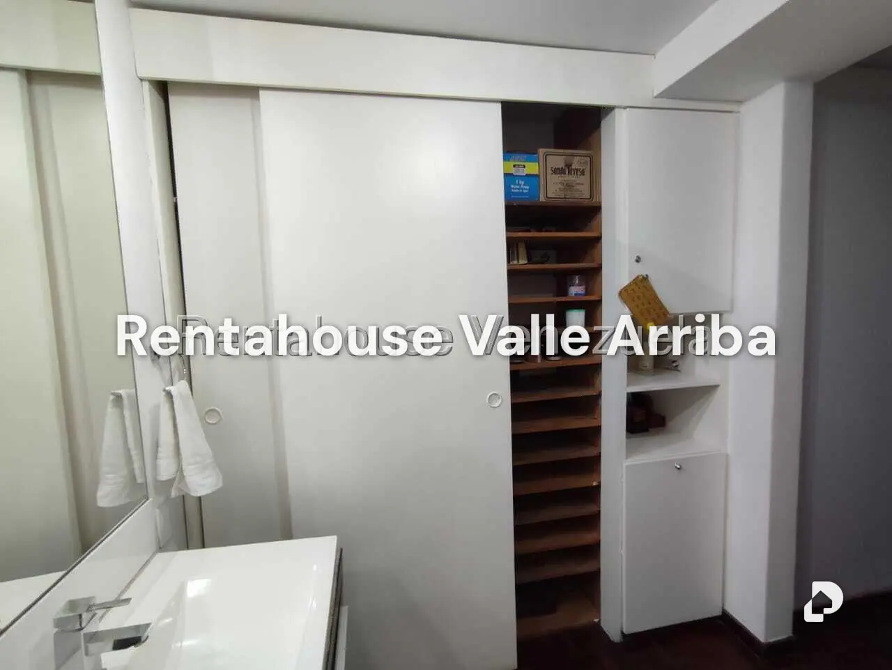 Apartamento en Los Naranjos de las Mercedes, Caracas – 11