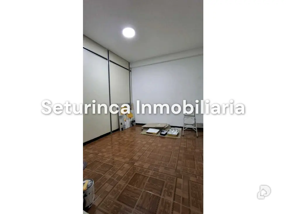 Office in El Marqués, Caracas – 12