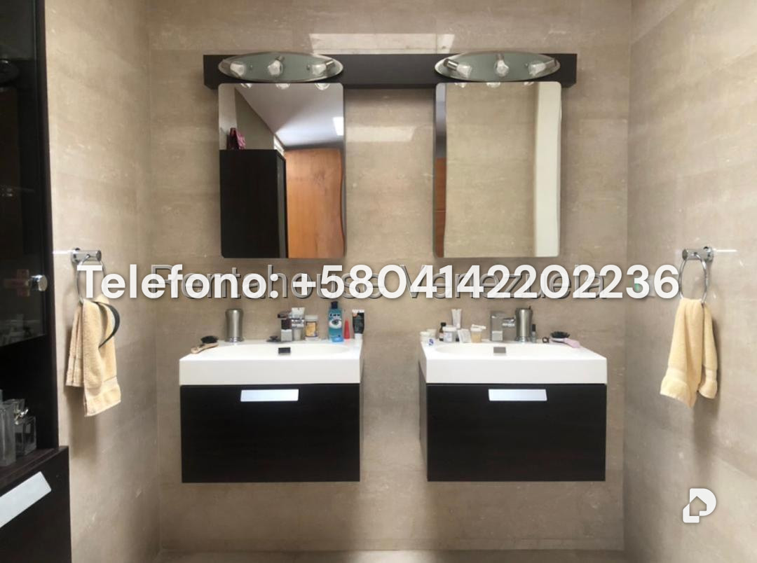 Casa en Prados del Este, Caracas – 28