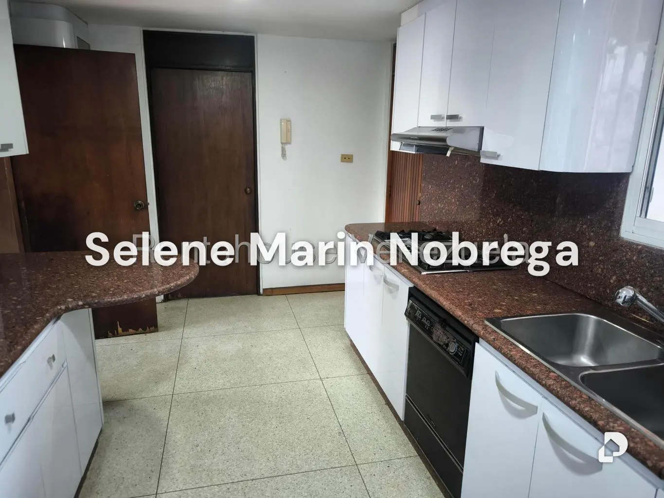 House in Cumbres de Curumo, Caracas – 21