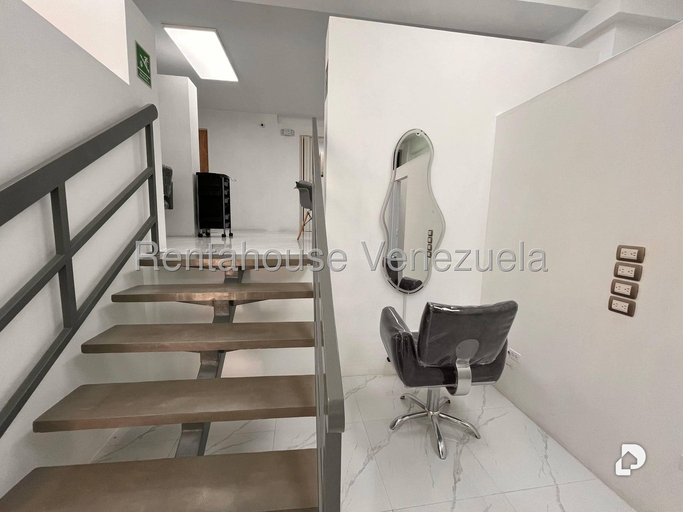 Local comercial en Santa Mónica, Caracas – 12