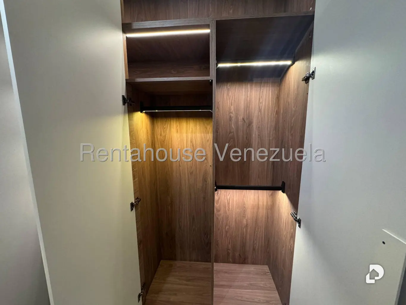 Apartamento en Santa Fe Norte, Caracas – 32