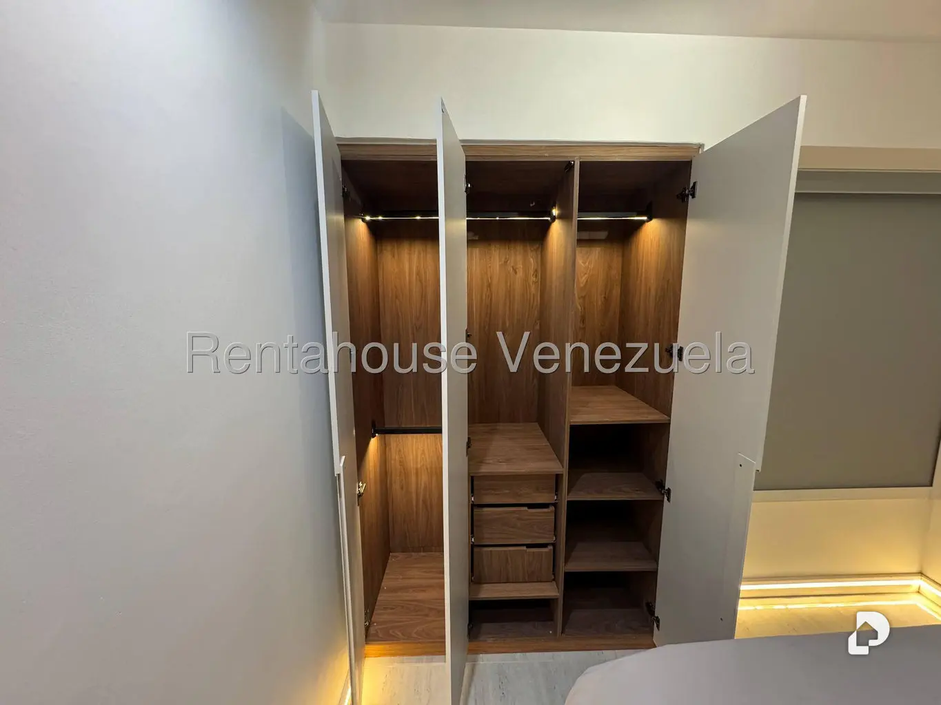 Apartamento en Santa Fe Norte, Caracas – 52