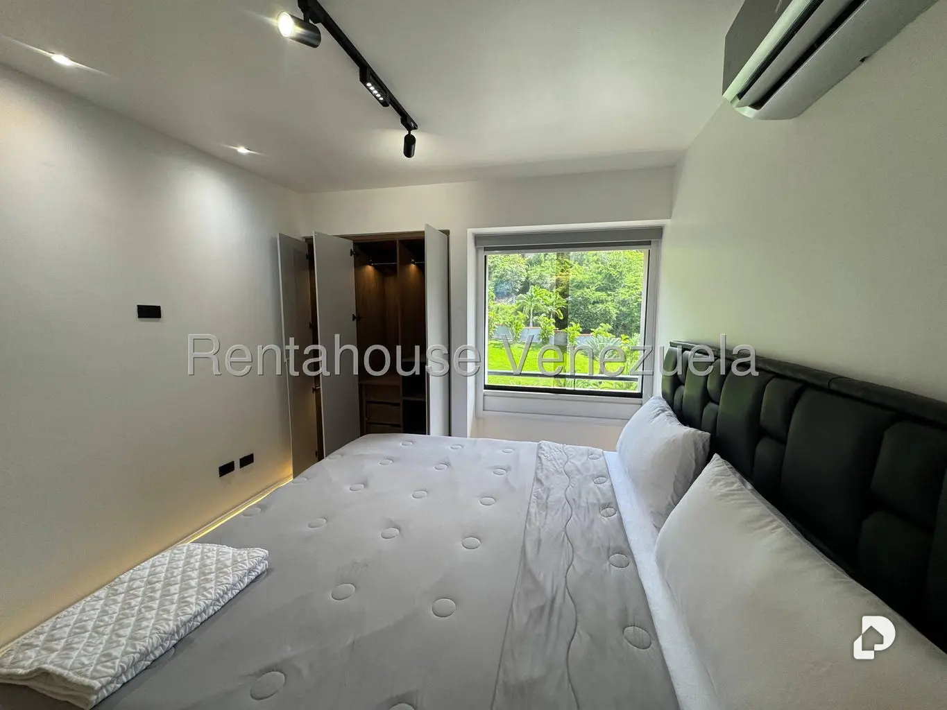 Apartamento en Santa Fe Norte, Caracas – 54