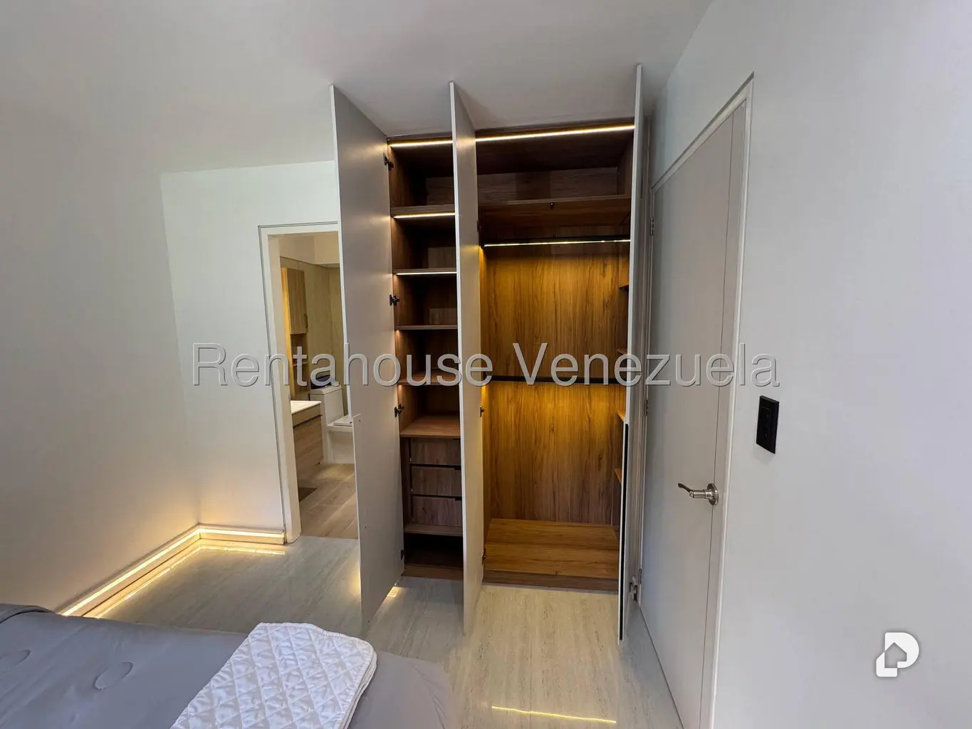 Apartamento en Santa Fe Norte, Caracas – 58