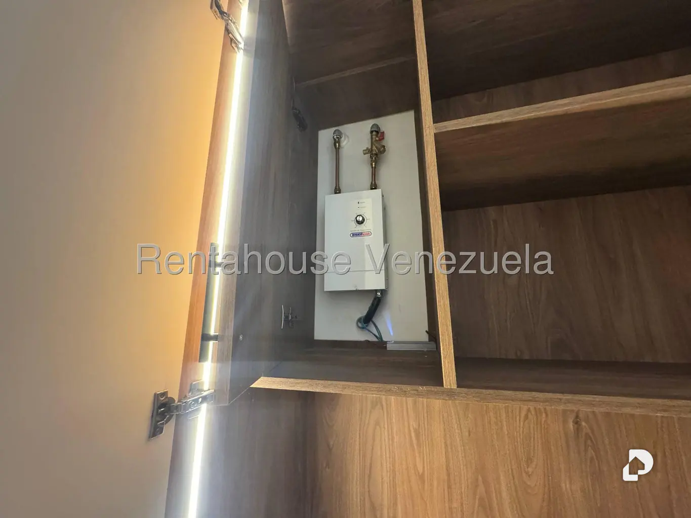 Apartamento en Santa Fe Norte, Caracas – 28