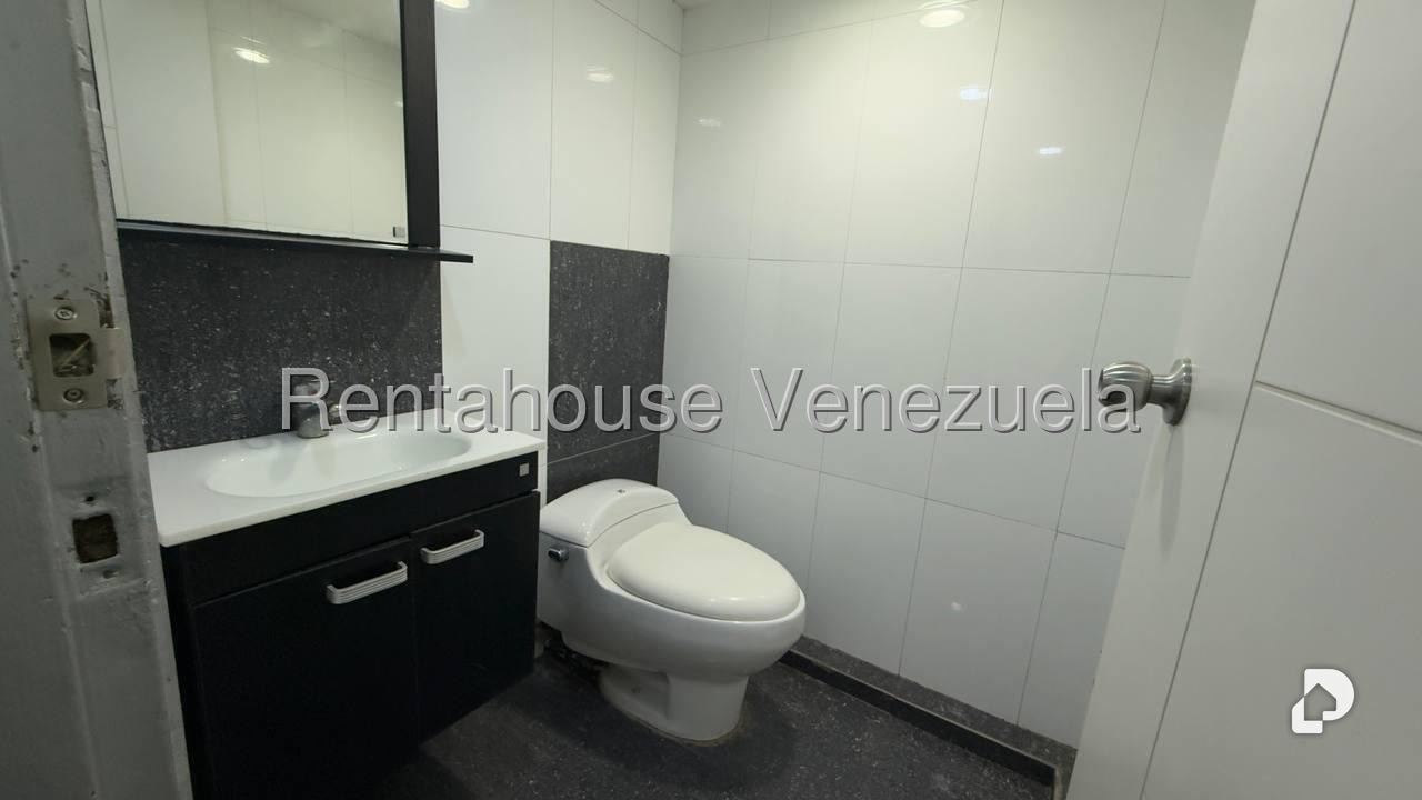 Local comercial en El Paraíso, Caracas – 29