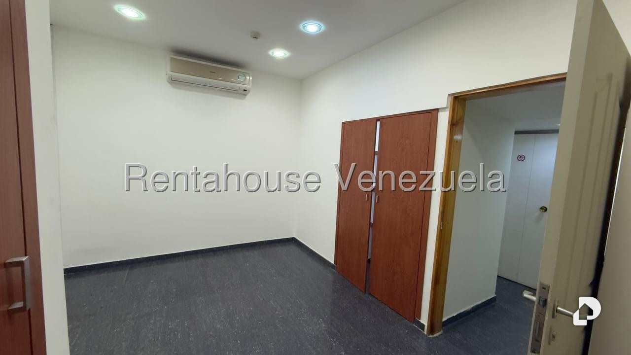 Local comercial en El Paraíso, Caracas – 20