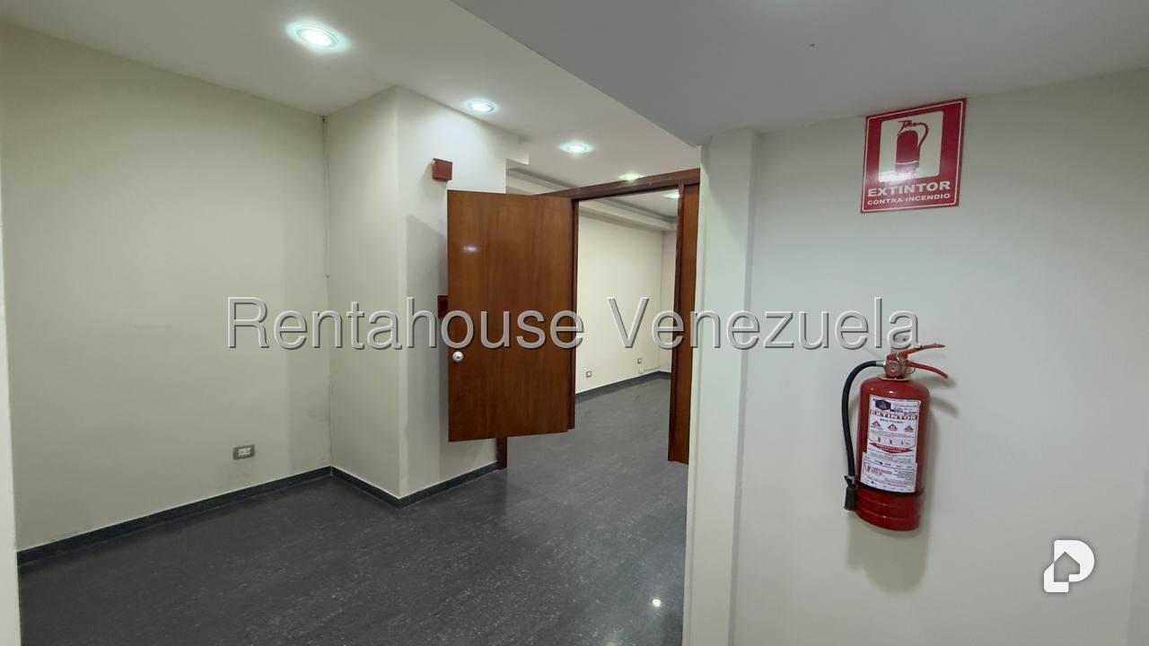 Local comercial en El Paraíso, Caracas – 14