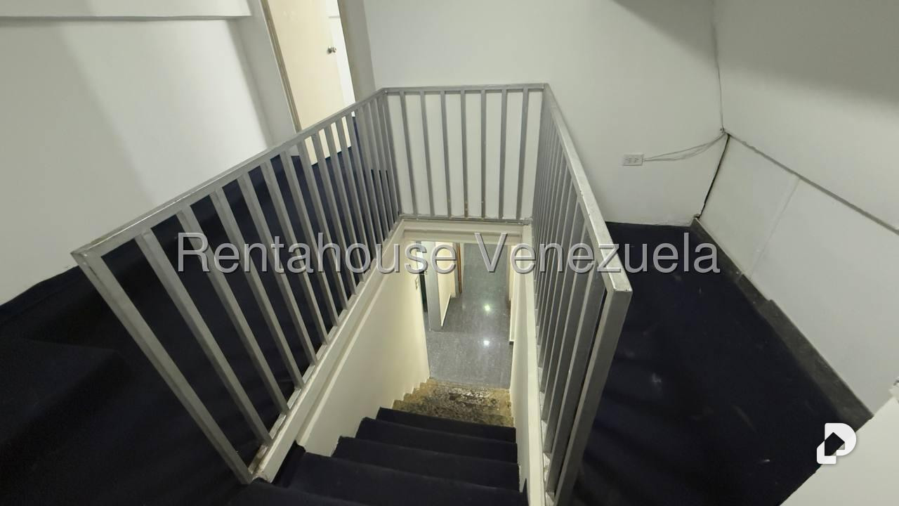 Local comercial en El Paraíso, Caracas – 25