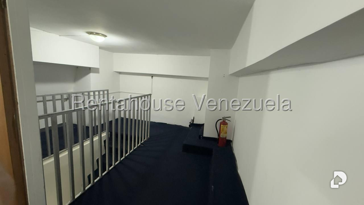 Local comercial en El Paraíso, Caracas – 27