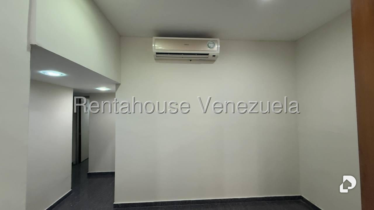 Local comercial en El Paraíso, Caracas – 16