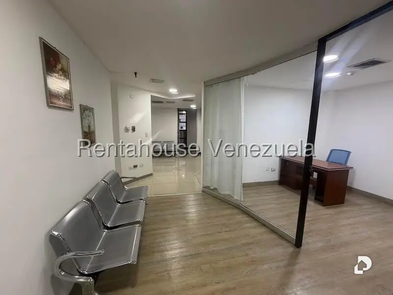 Oficina en El Recreo, Caracas – 28