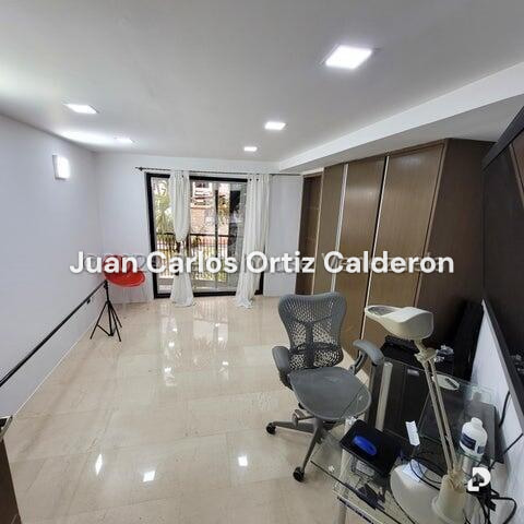 Casa en Cumbres de Curumo, Caracas – 14