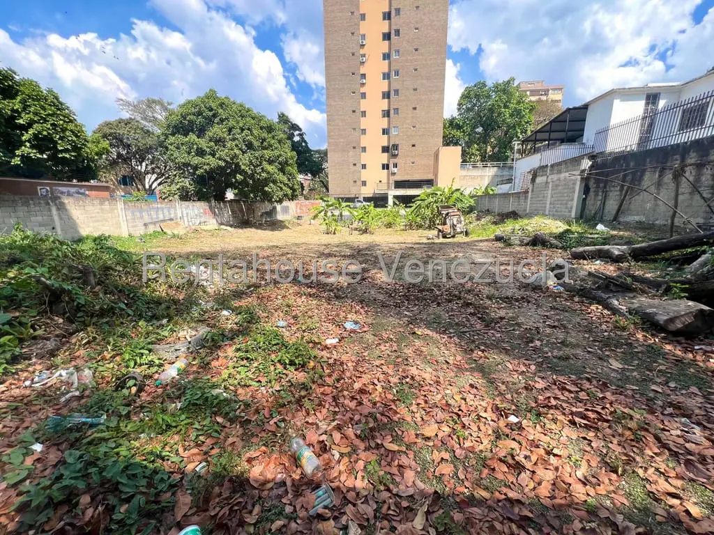 Terreno en El Paraíso, Caracas - 1