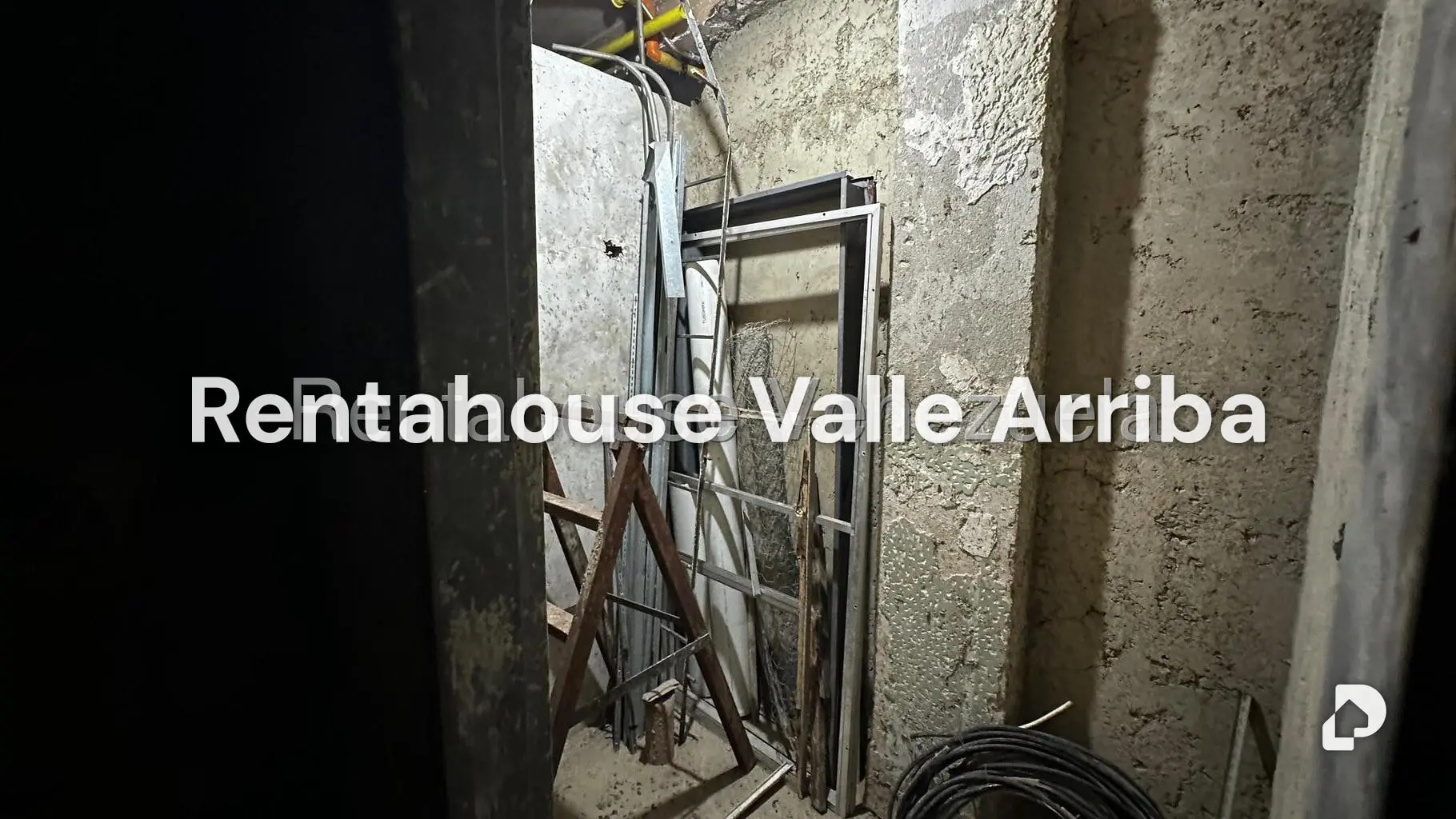 Local comercial en Parroquia La Candelaria, Caracas – 14
