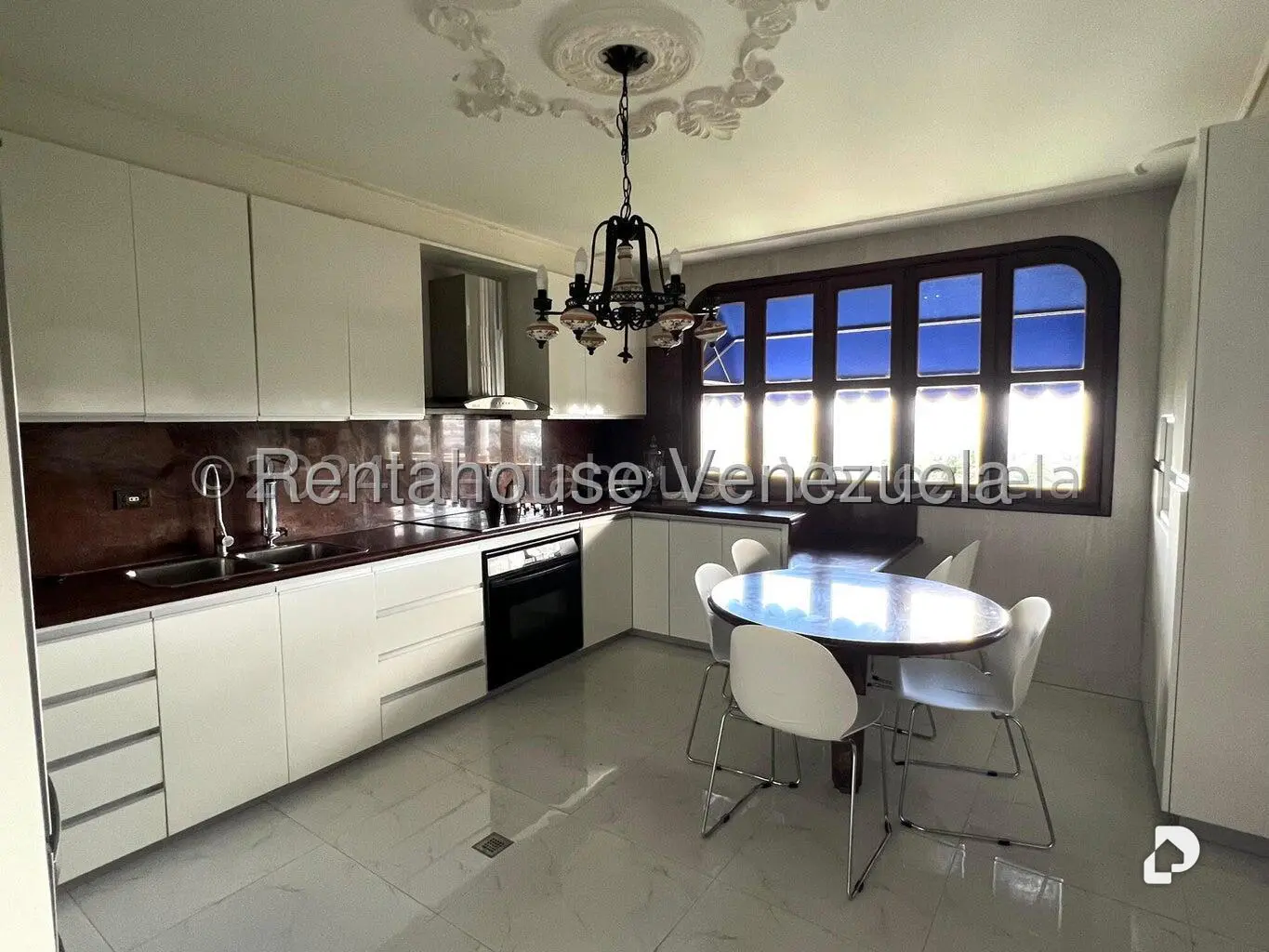 Casa en La Lagunita Country Club, Caracas – 11