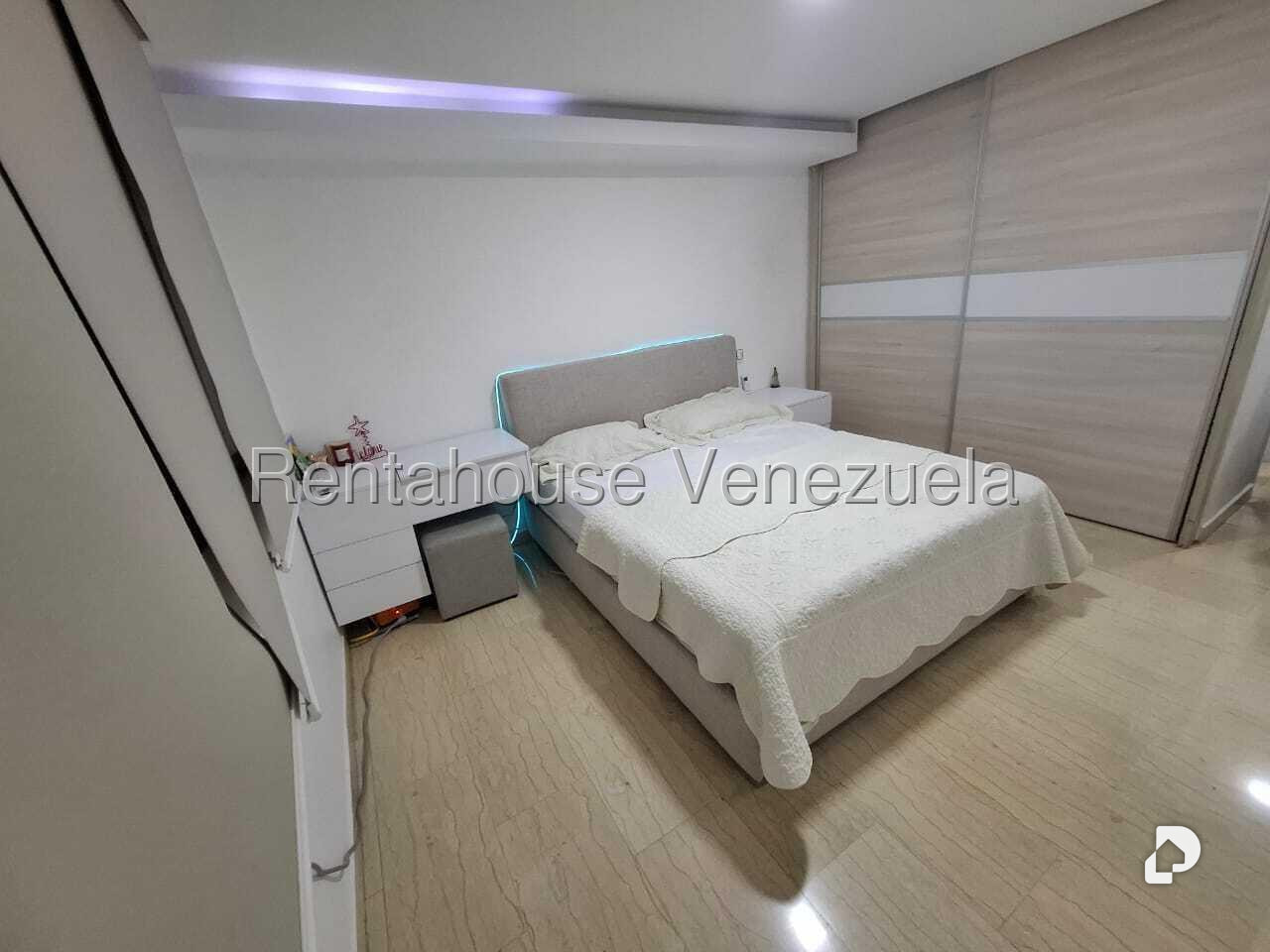 Apartamento en Colinas de La Tahona, Caracas – 13