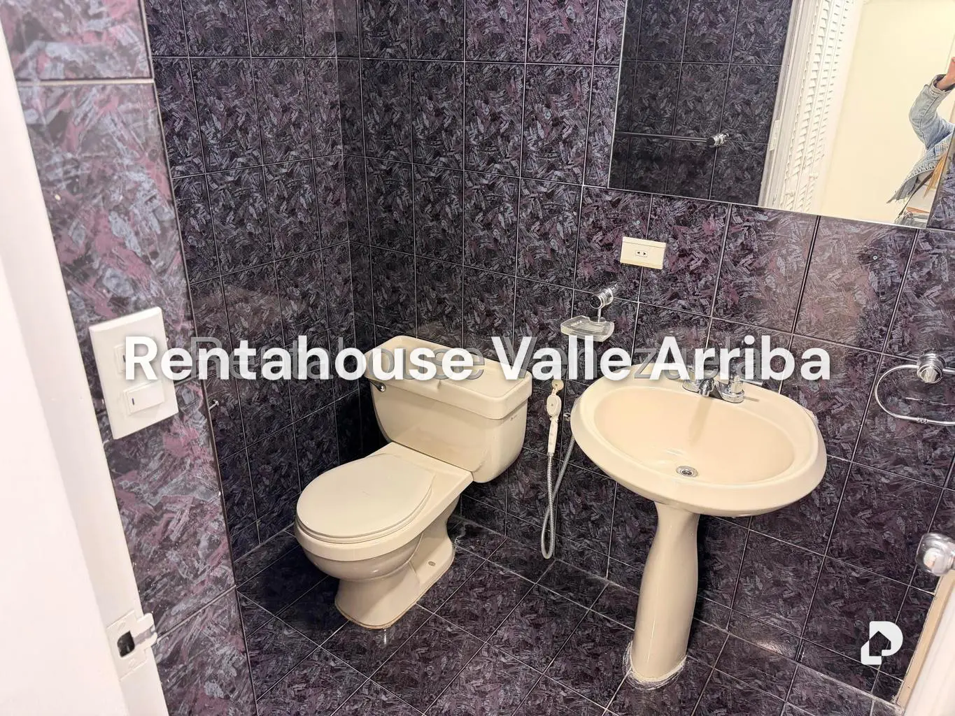 Apartamento en Las Esmeraldas, Caracas – 18
