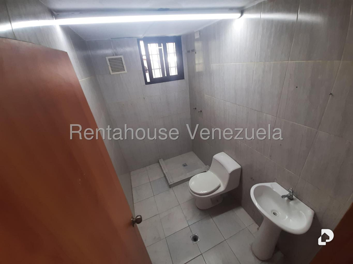 Oficina en Las Mercedes, Caracas – 13