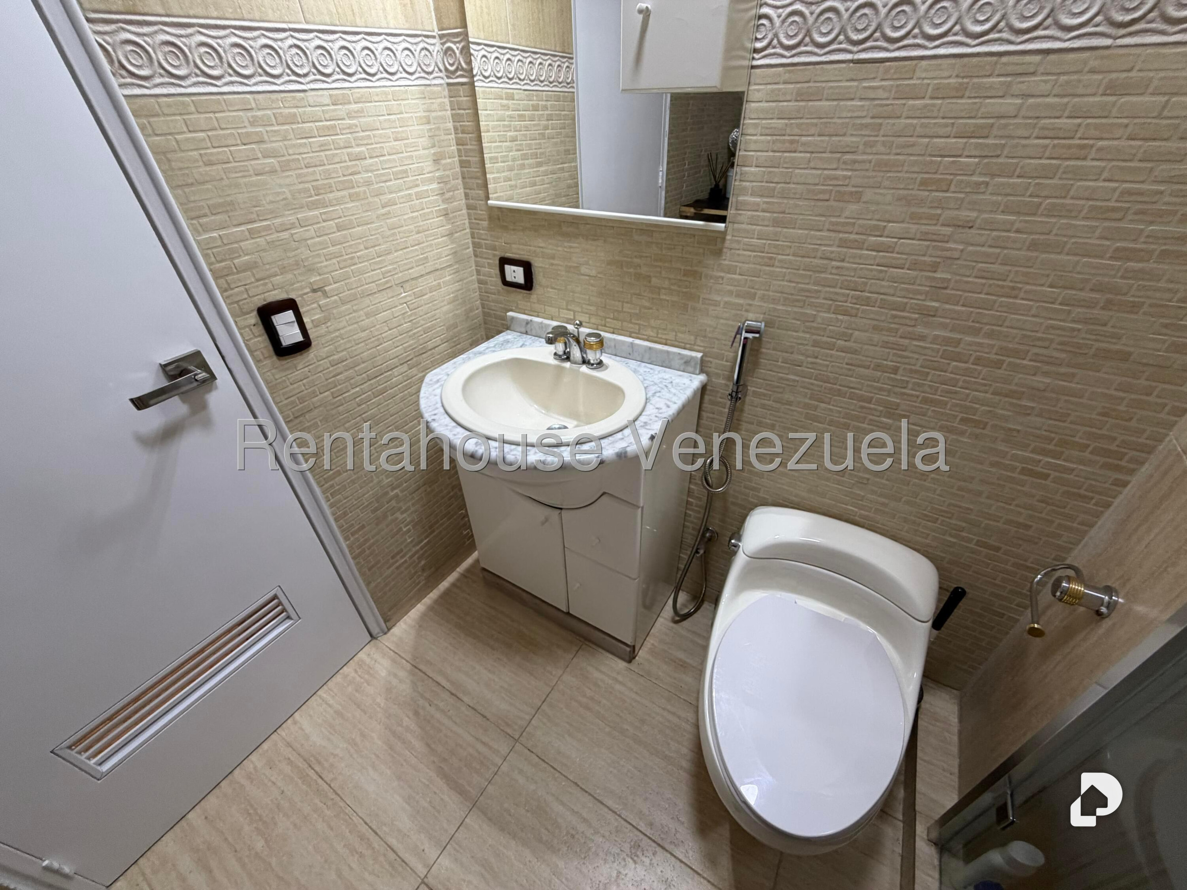 Apartamento en El Rosal, Caracas – 22