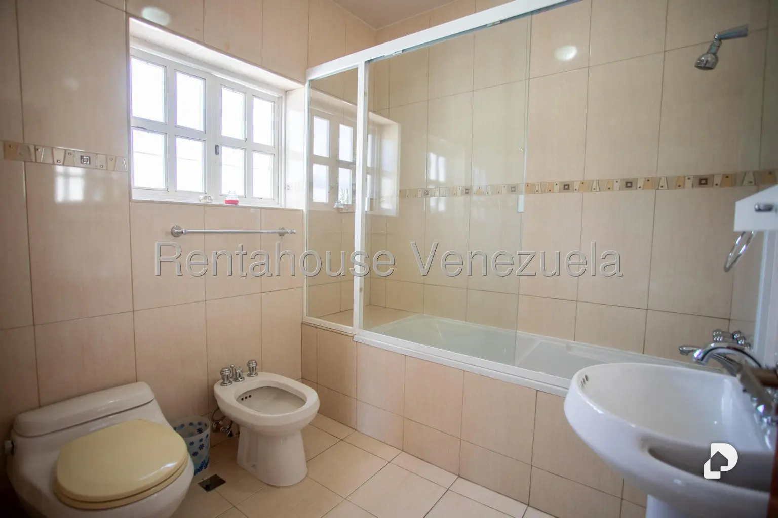 Casa en Colinas de Bello Monte, Caracas – 28