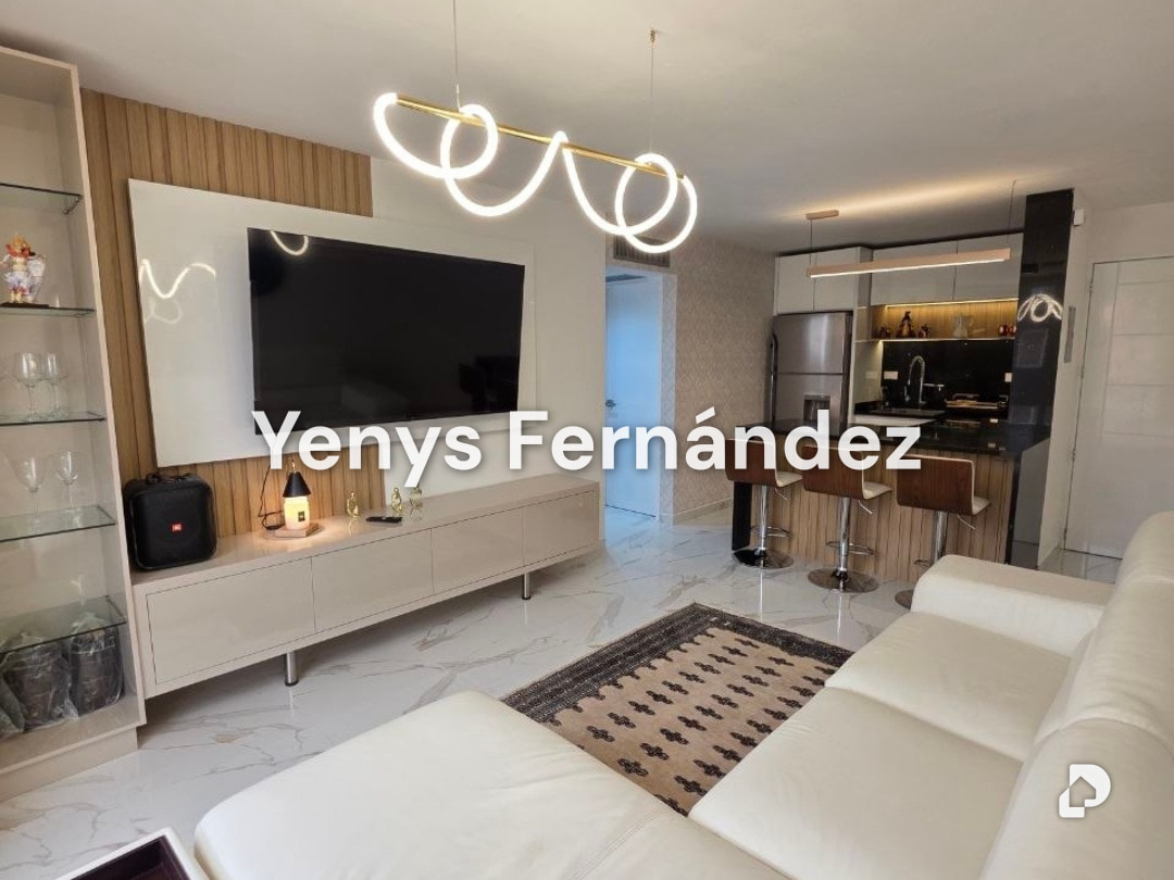 Apartamento en Res. Entremares - Av. Américo Vespucio, Complejo Turístico El Morro, Lechería – 2