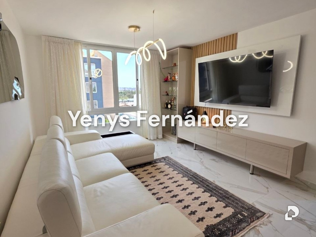 Apartamento en Res. Entremares - Av. Américo Vespucio, Complejo Turístico El Morro, Lechería – 1