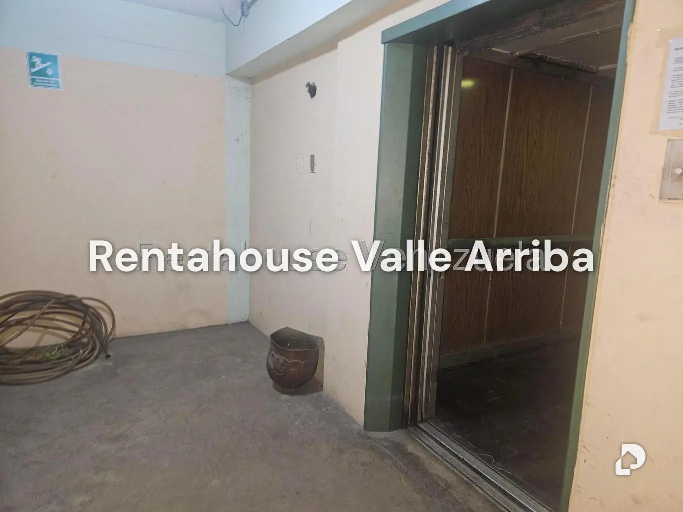 Local comercial en La Yaguara, Caracas – 16