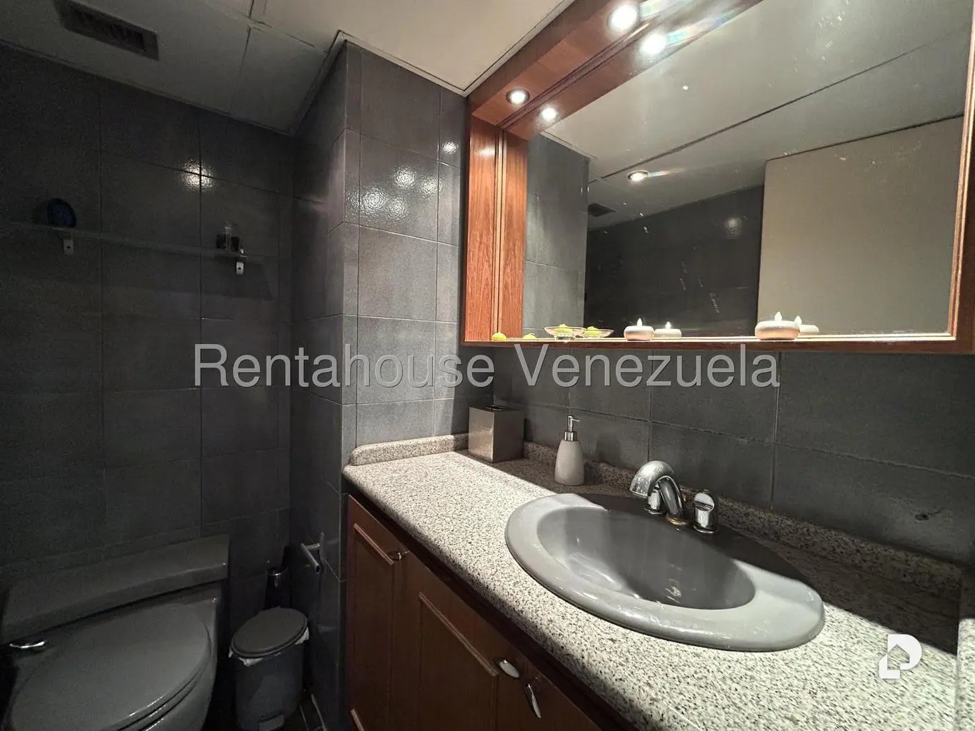 Apartamento en Los Palos Grandes, Caracas – 15