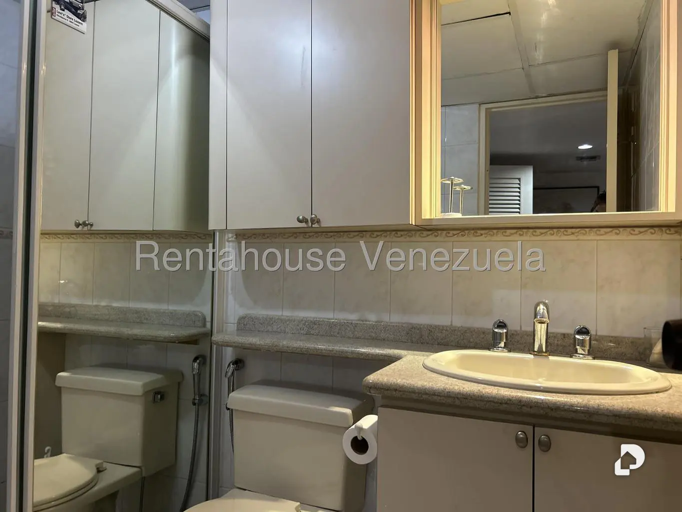 Apartamento en Los Palos Grandes, Caracas – 9