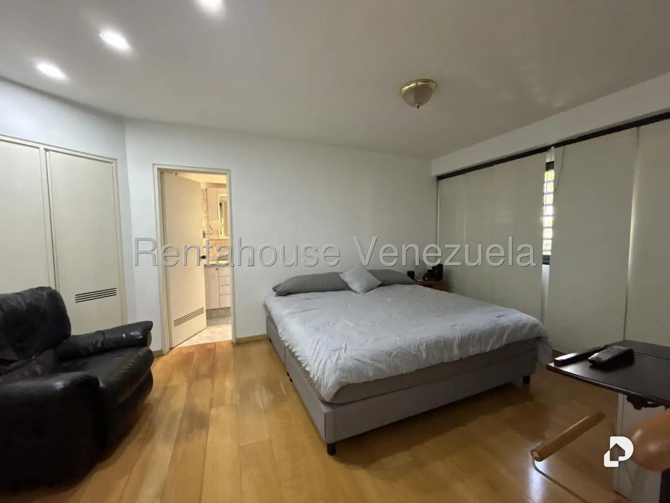 Apartamento en Los Palos Grandes, Caracas – 10
