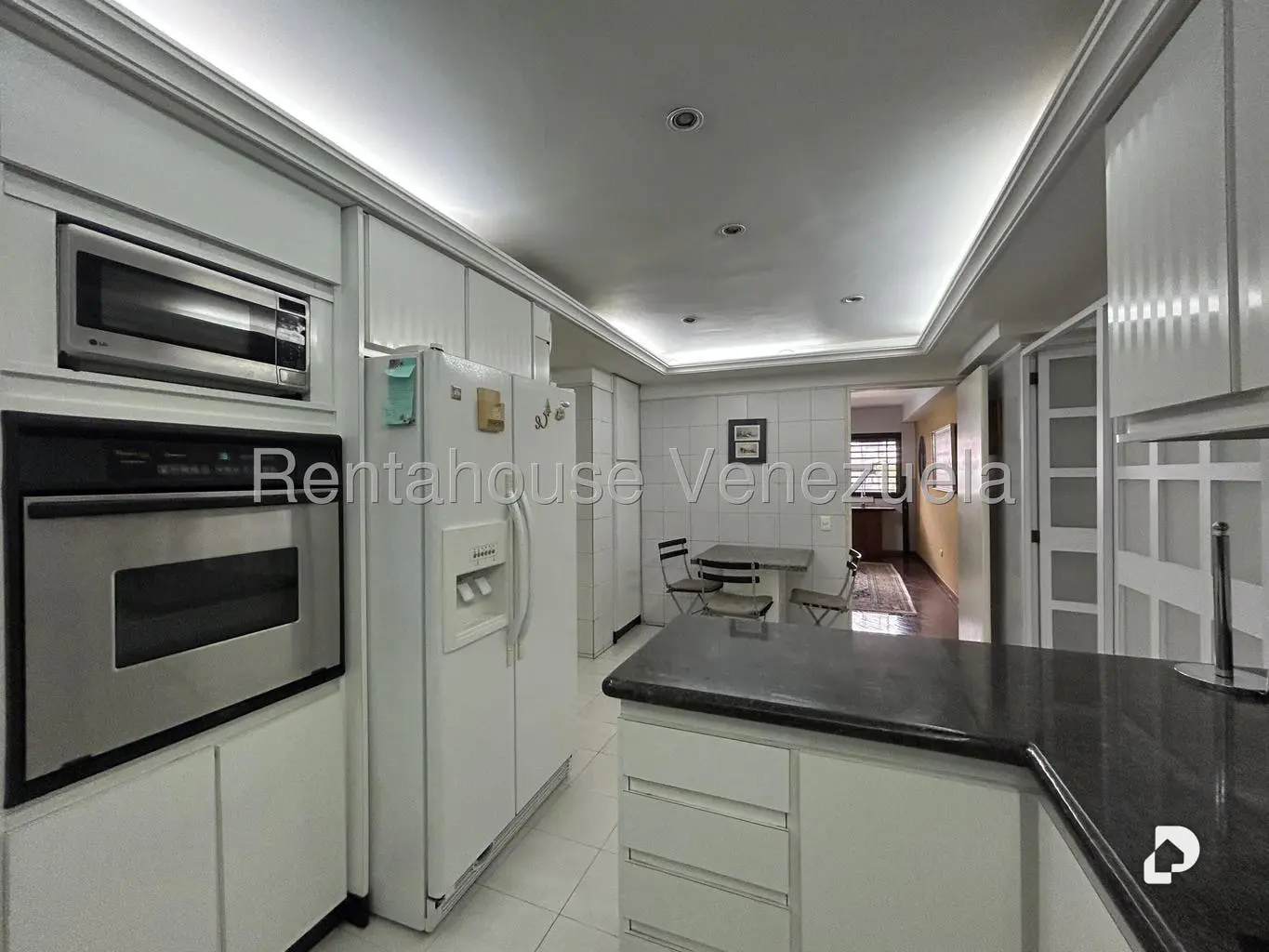 Apartamento en Los Palos Grandes, Caracas – 14