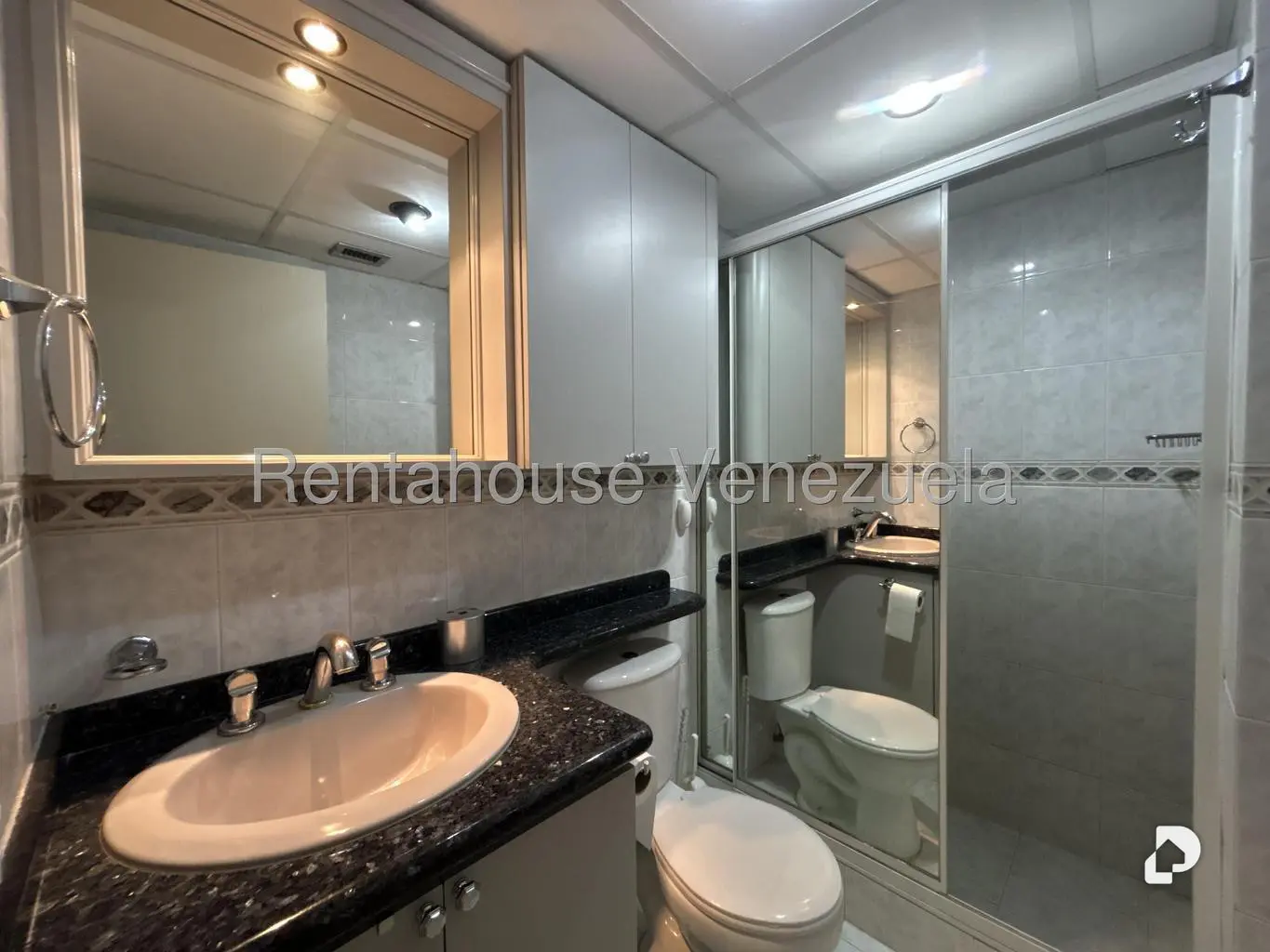 Apartamento en Los Palos Grandes, Caracas – 8