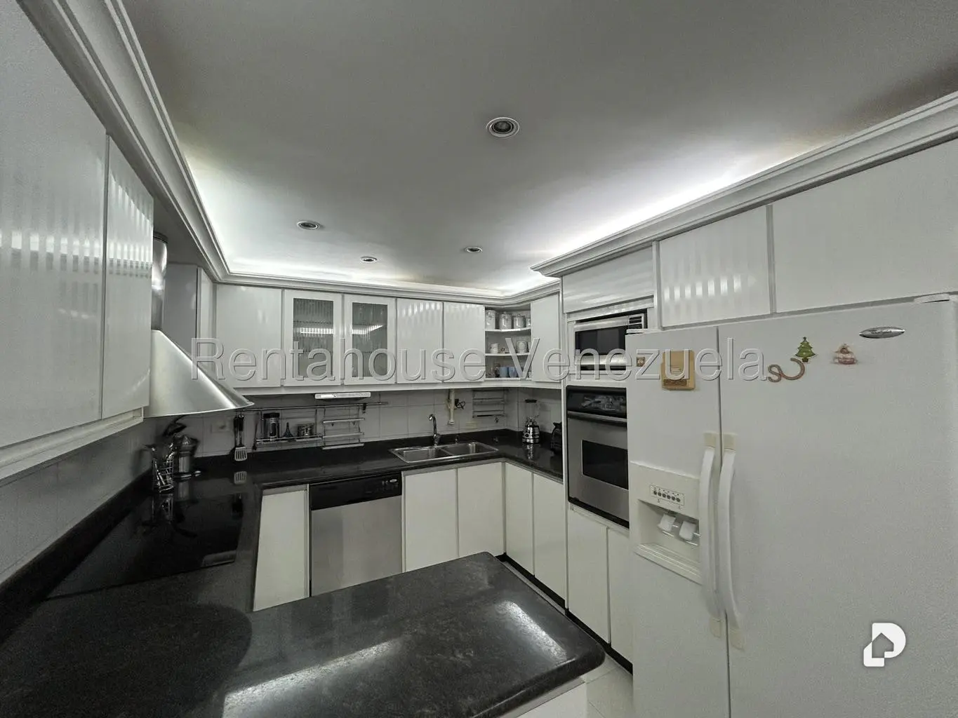 Apartamento en Los Palos Grandes, Caracas – 13